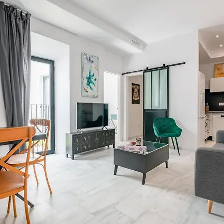 Apartment Dreams Of Old Town