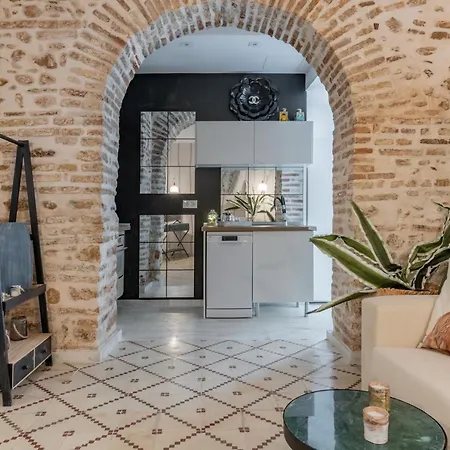 Apartment Dreams Of Old Town